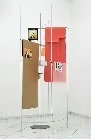 'die Kehre .(The Turn), watercolor paintings, metal, latex, foam rubber, plastic, polyethylene, polystyrene board. Galerie Toolbox, Berlin, ©Kenneth Pils